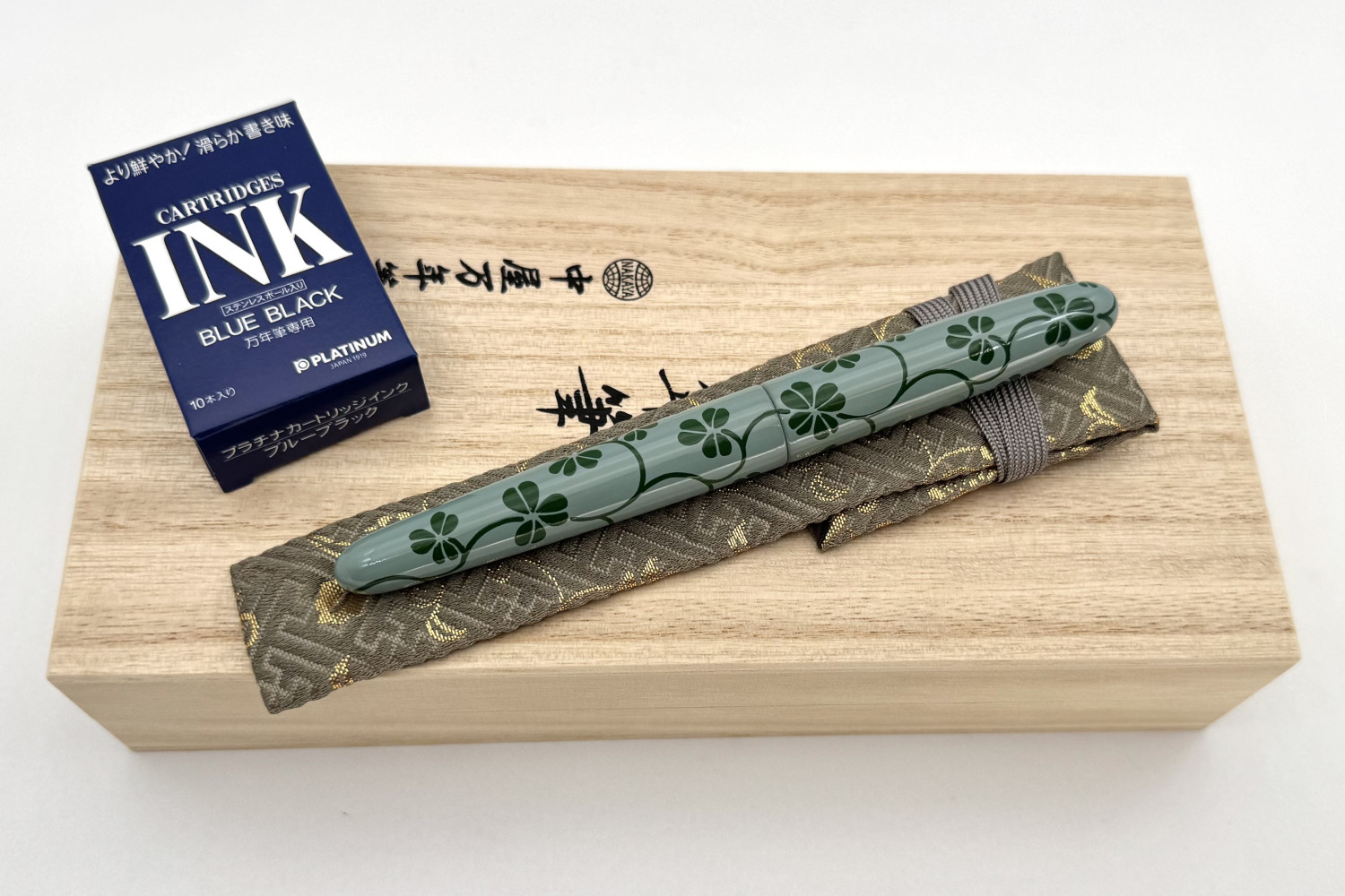 NakayaCigarPortableCloverArabesqueMotifinMidoriFP_C